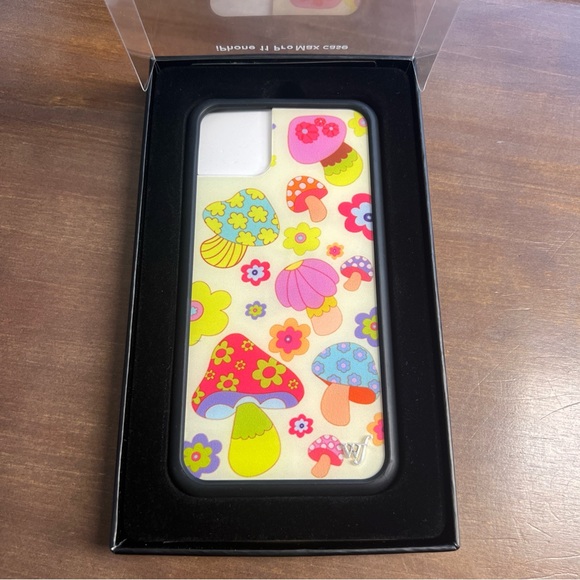 Wildflower Groovy Shroom iPhone Case Size 6.5” Limited Edition, Durable, Fitted - Picture 4 of 16